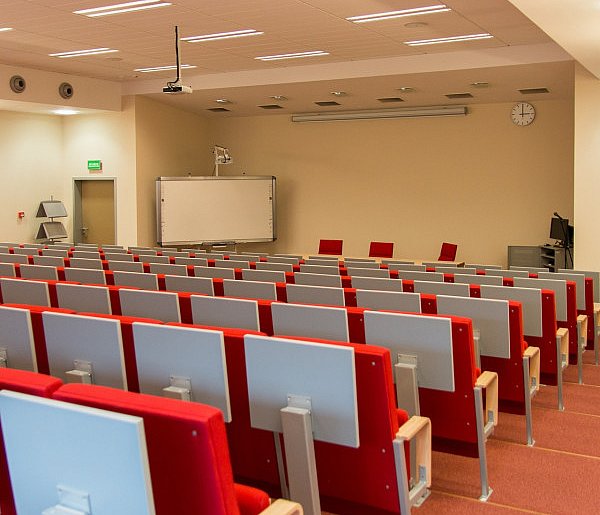 Milionowe kary dla uczelni. Studenci dostaną zwroty pieniędzy