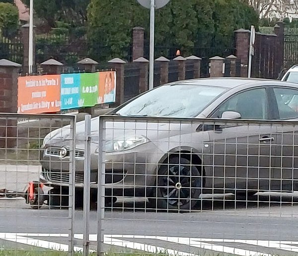 Samochód potrącił hulajnogę. 57-latek trafił do szpitala (zdjęcia)