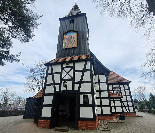 MSWiA dało pieniądze na kościół w Kaczkowie. Obiekt jest w bardzo złym stanie