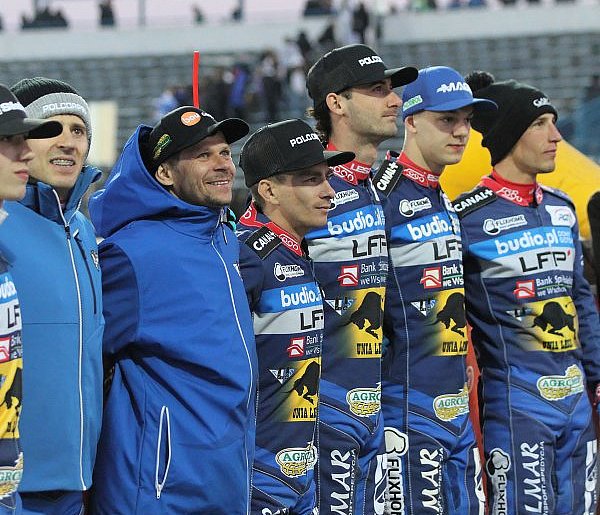 Frekwencja na Stadionie im. A. Smoczyka dopisała, wynik też się zgadza (zdjęcia)