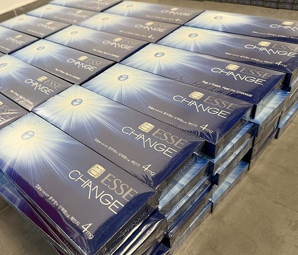 Miał ponad tysiąc nielegalnych paczek papierosów (zdjęcia)