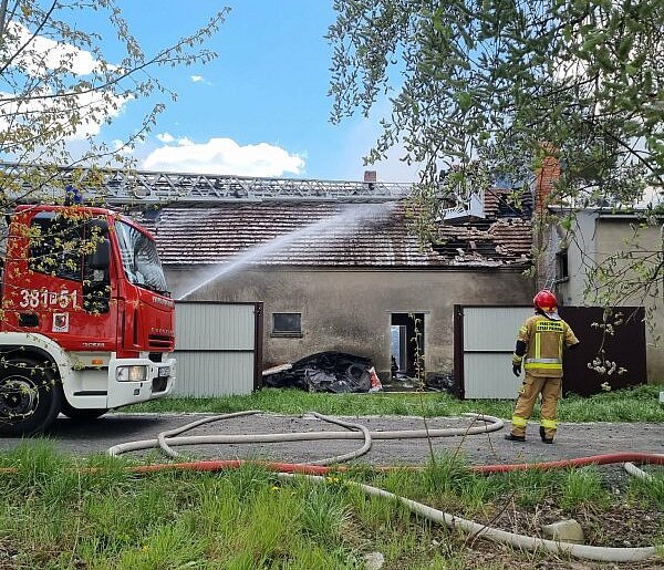 Pożar w Lipnie. Na miejscu działa 7 jednostek straży pożarnej (zdjęcia, film)