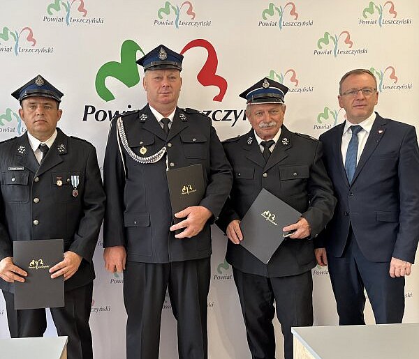 Pieniądze dla Ochotniczych Straży Pożarnych w powiecie (zdjęcia)