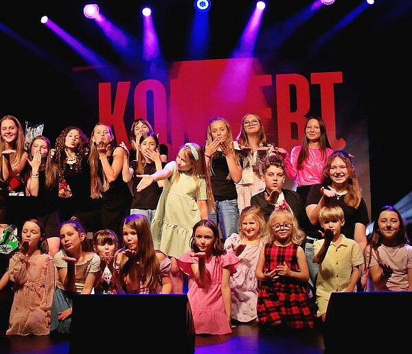 Młodzi w starych przebojach na deskach Teatru Miejskiego