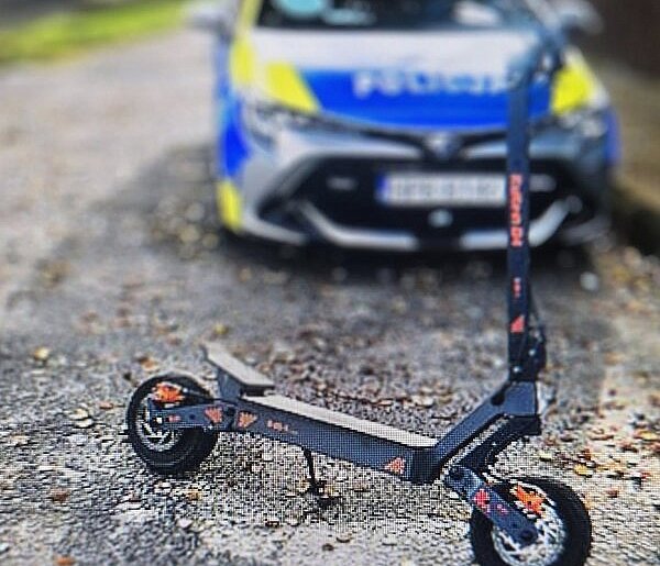 Czternastolatkowie uciekali przed policją na hulajnogach. Jeden bez uprawnień