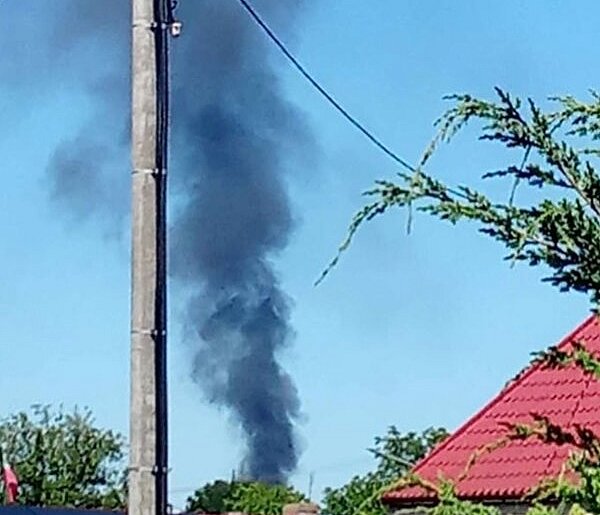 Pożar w stacji demontażu pojazdów. Gasiło go sześć strażackich zastępów