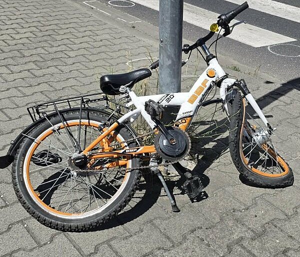 7-latek na rowerze wjechał w autobus w Lesznie. Jest w szpitalu (zdjęcia)