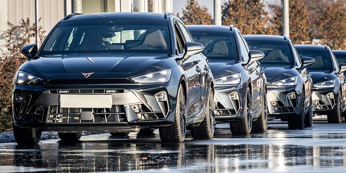 Policja w Lesznie i Gostyniu ma nowe wozy pościgowe (zdjęcia)