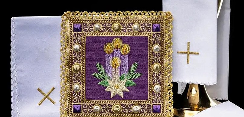 Kielichy i Pateny na Boże Narodzenie: Jak Wybrać Najpiękniejsze?