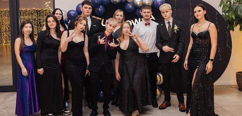 Studniówkę TEB Edukacja przygotowali uczniowie i rodzice (zdjęcia)