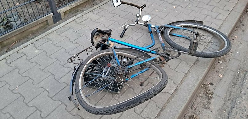 Tragedia w Długich Starych. Nie żyje rowerzysta (zdjęcia)