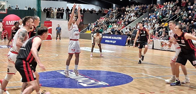 Dobry mecz Novimex Polonii 1912 Leszno. Trzymali "pod prądem" GKS Tychy