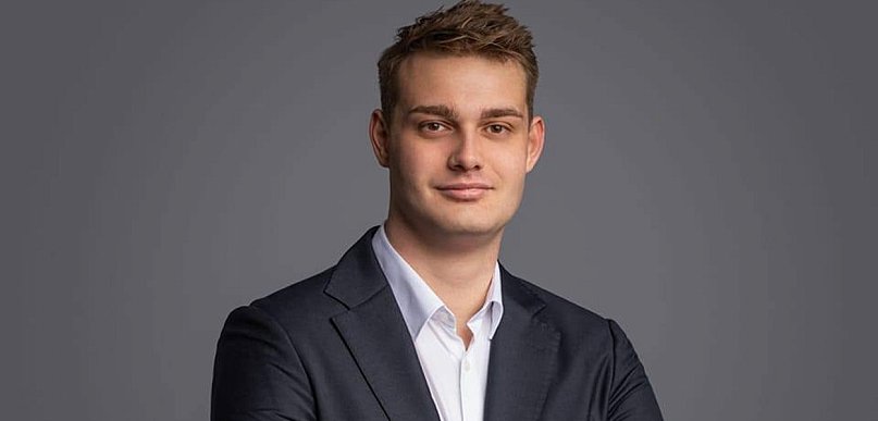 Radny Leszna utknął w Dubaju: "Nad miastem regularnie słychać myśliwce"