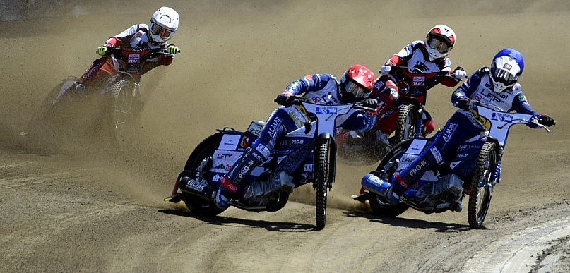 Żużlowcy wyjeżdżają na tor. Dziś, 12 marca pierwszy trening na Smoczyku