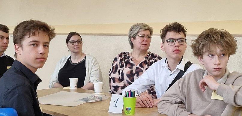 Młodzież i dorośli rozmawiali o bezpieczeństwie tych pierwszych (zdjęcia)