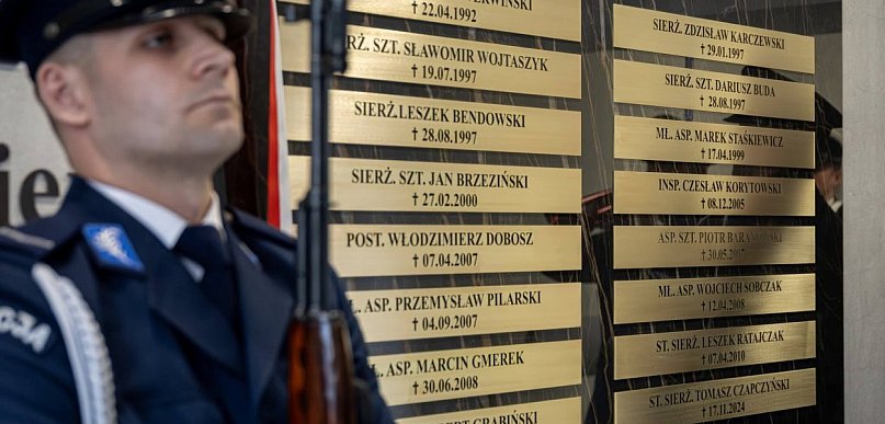 Zginęli na służbie. Upamiętnia ich tablica w komendzie wojewódzkiej (zdjęcia)