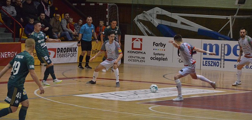 Niespodzianki w Pucharze Polski.  Legia Warszawa przyjedzie niebawem do Leszna