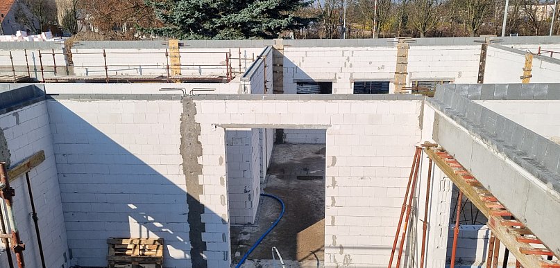 W Lesznie powstaje obiekt dla 2000 uczniów (zdjęcia, film)