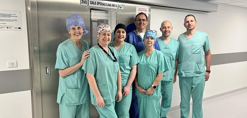 Przełomowy zabieg w szpitalu w Lesznie! Pacjent już został wypisany do domu