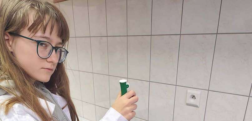 Uczennica II LO prowadziła badania w dwóch miejscach w Lesznie. Co z nich wynika?