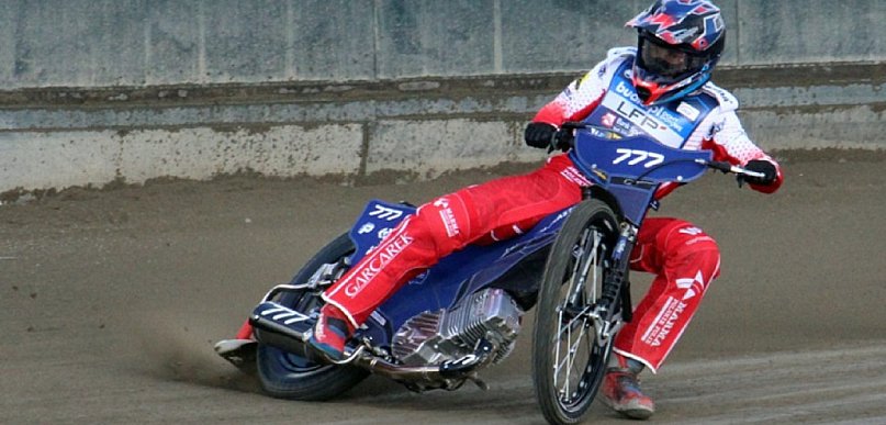 Pawlicki na podium, płonący motocykl Zengoty!