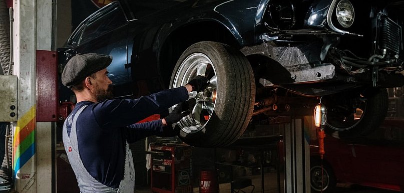 Jak lokalne zakłady mechaniczne napędzają rozwój branży automotive?