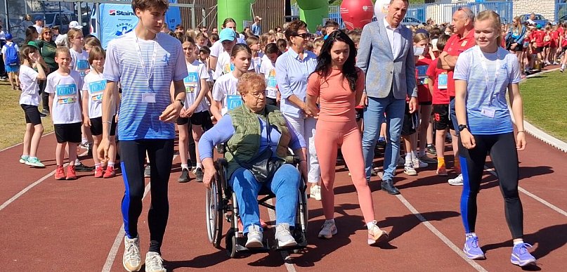 Młodzież rywalizuje w Lesznie w mityngu Nadziei Olimpijskich (zdjęcia)