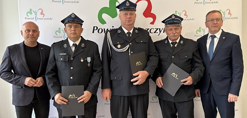 Pieniądze dla Ochotniczych Straży Pożarnych w powiecie (zdjęcia)