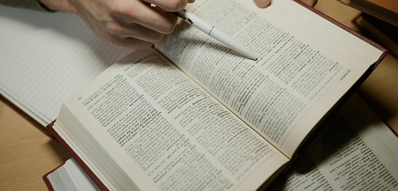 Tłumaczenie pisemne, ustne i uwierzytelnione – czym jest każde z nich?