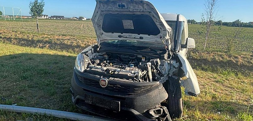 Żeby nie wjechać w auto, wjechał w latarnię i trafił do szpitala