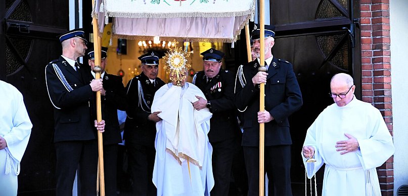 Uroczystość Bożego Ciała w parafii w Drobninie (zdjęcia)