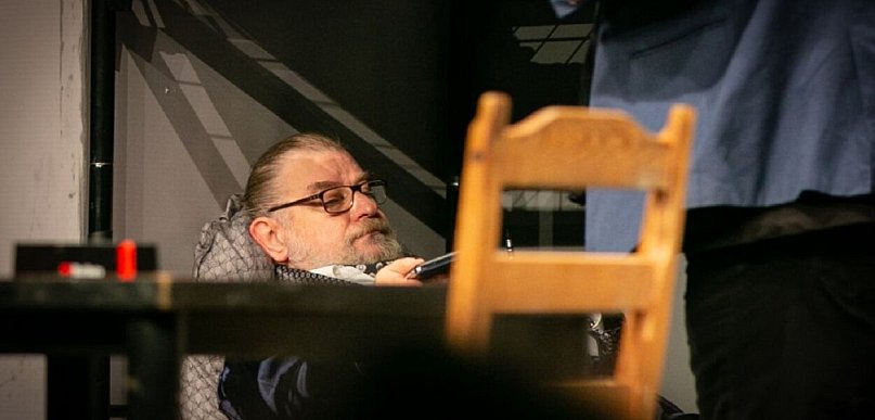 Jak to jest być aktorem? Wyślij e-maila. Scena teatru czeka