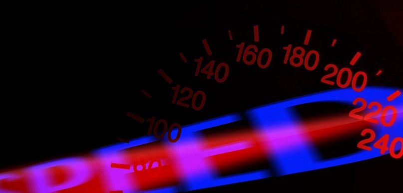 Na S5 jechał z prędkością 212 km/h. Wszystko się nagrało (film)