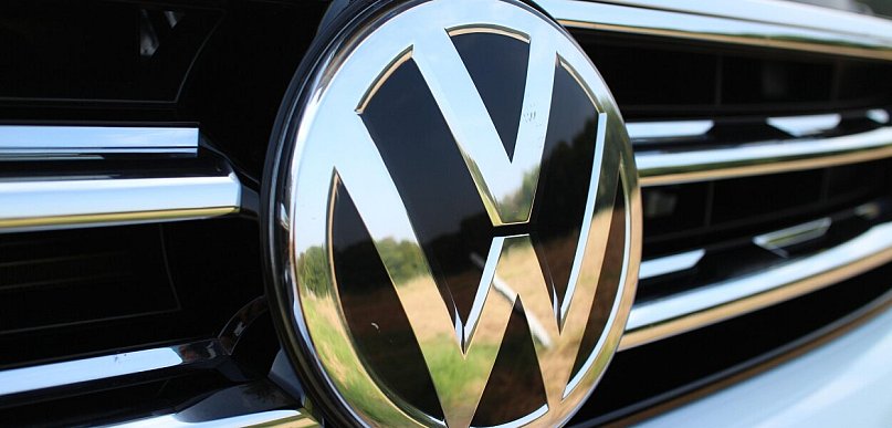 Brawurowa jazda kierowcy volkswagena. Tak pędził po Lesznie! (film)