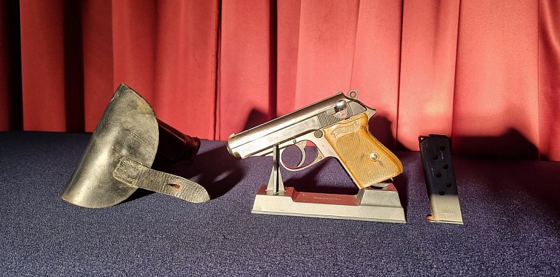 Z takiego pistoletu strzelał Bond. Teraz ma go też muzeum w Lesznie (zdjęcia) - 78509