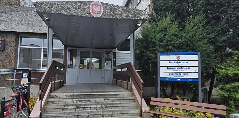 Samorząd Leszna dostał całkiem sporą kwotę za skrócenie czasu pracy urzędu - 79323