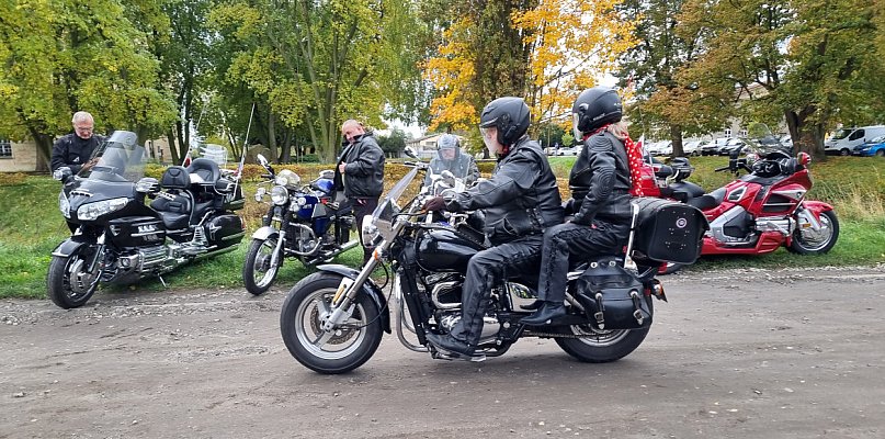 W sobotę motocyklowe szlaki wiodły do Rydzyny (zdjęcia, film) - 79383