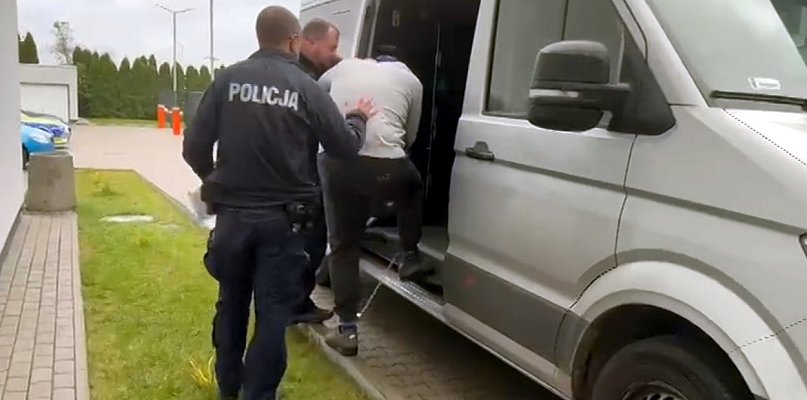 43-letni rusznikarz podejrzany o usiłowanie zabójstwa 4 osób - 79967
