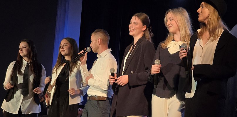 Rewelacyjny Koncert Zaduszkowy w MOK w Lesznie (zdjęcie, film) - 80171