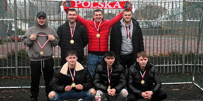 Piłkarze zagrali dla Niepodległej (zdjęcia) - 80246