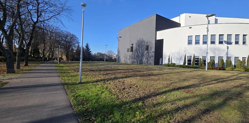 Skwer im. Marii i Lecha Kaczyńskich w Lesznie w końcu zostanie oznaczony - 80528