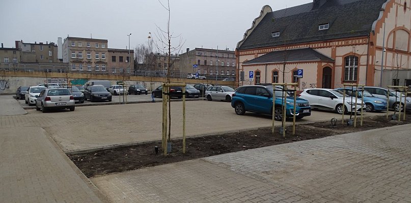Kierowcy już korzystają z nowego parkingu w Lesznie (zdjęcia) - 80709
