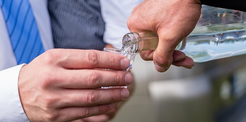 Prowadzący Żabkę zatrzymał pijanego kierowcę i przekazał go policji - 81126