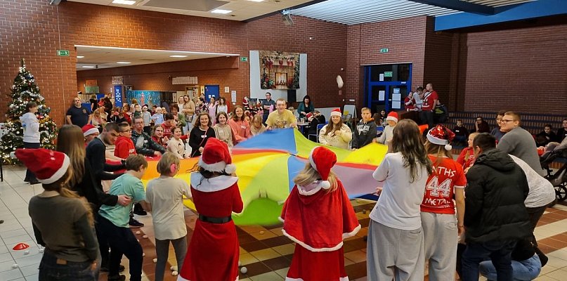 Mikołajkowa eksplozja radości dzieciaków (zdjęcia, film) - 81249