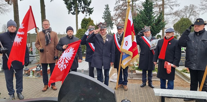 W 107. rocznicę znicze zapłonęły na 27 powstańczych grobach (zdjęcia, film) - 81829