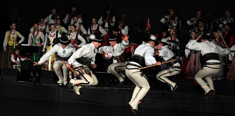 Takiego koncertu i takich kolęd jeszcze w Lesznie nie było (zdjęcia, film) - 82105