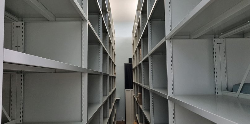 Pod obstawą ochrony wywożą z Leszna akta archiwum (zdjęcia, film) - 82363