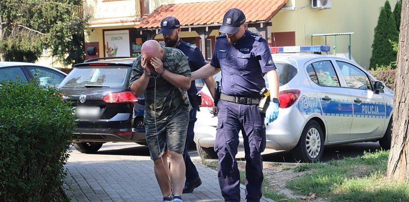 Przez 4 lata więził i bił mieszkankę Leszna. Prokurator żąda dożywocia!