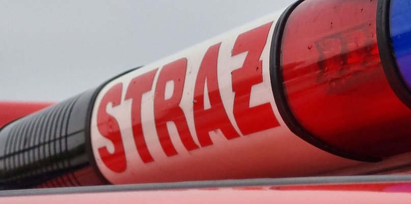 Zderzenie busa i osobówki. Strażacy informują: 5 osób trafiło do szpitala