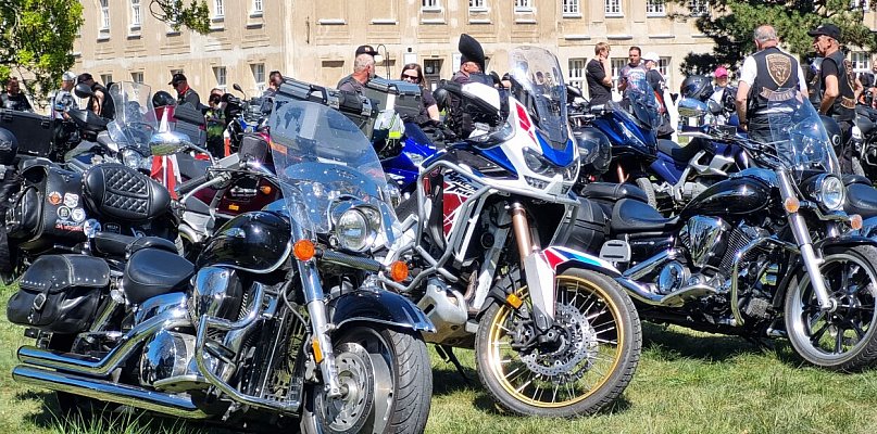 Motocykliści zjechali do Rydzyny. Zrobili pozytywny hałas dla Róży (zdjęcia, film)